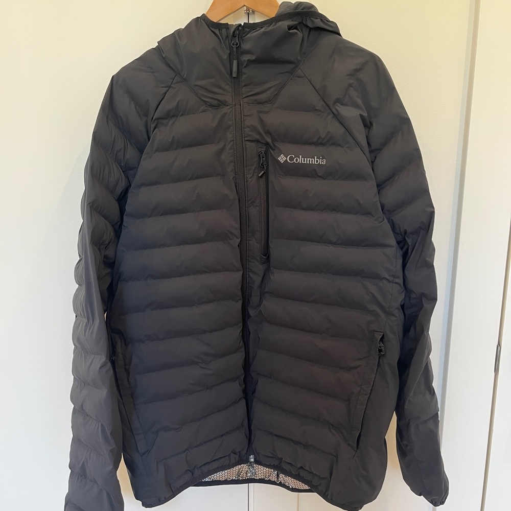 Columbia Black Puffer Jacket with Hood and Quilted Design